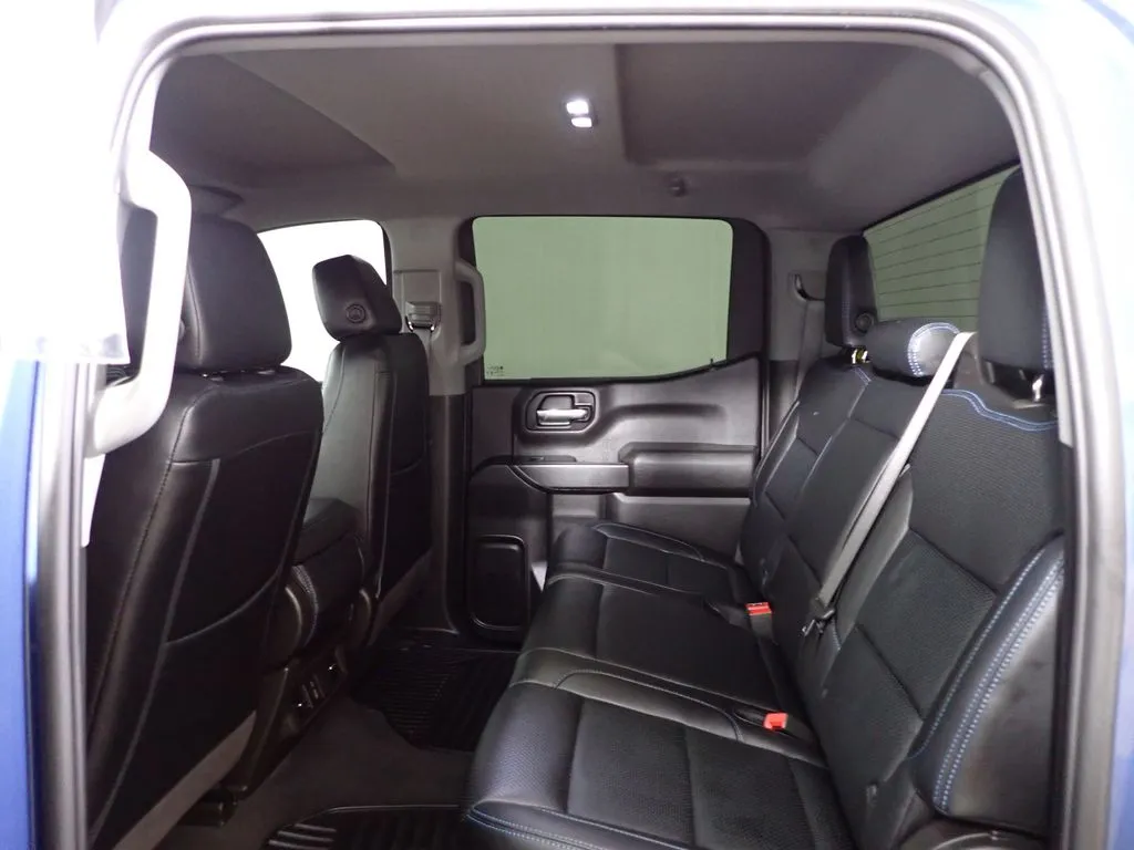 Chevrolet Silverado photo 31