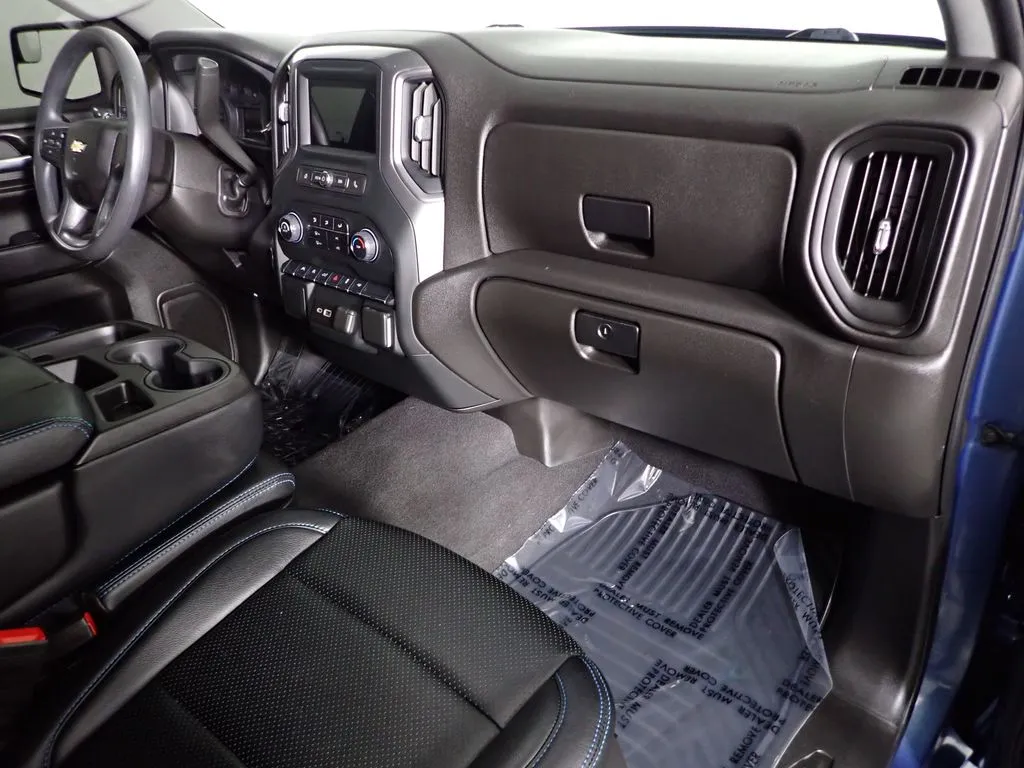 Chevrolet Silverado photo 37