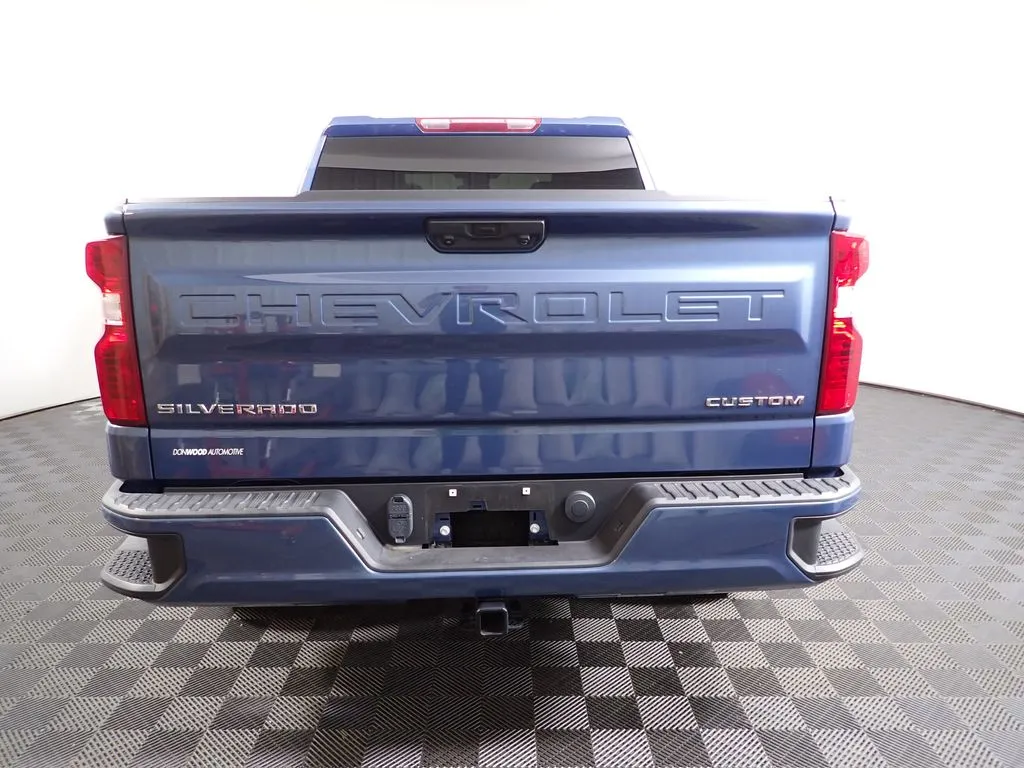 Chevrolet Silverado photo 12