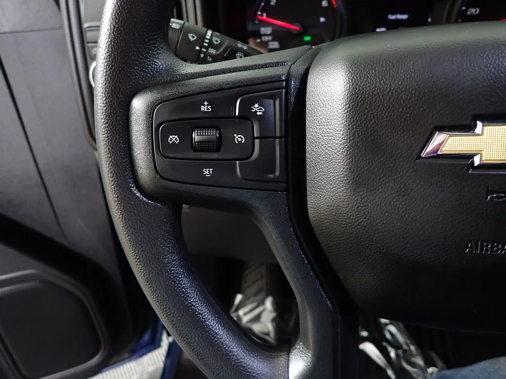 Chevrolet Silverado photo 25