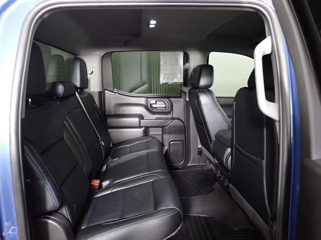 Chevrolet Silverado photo 33