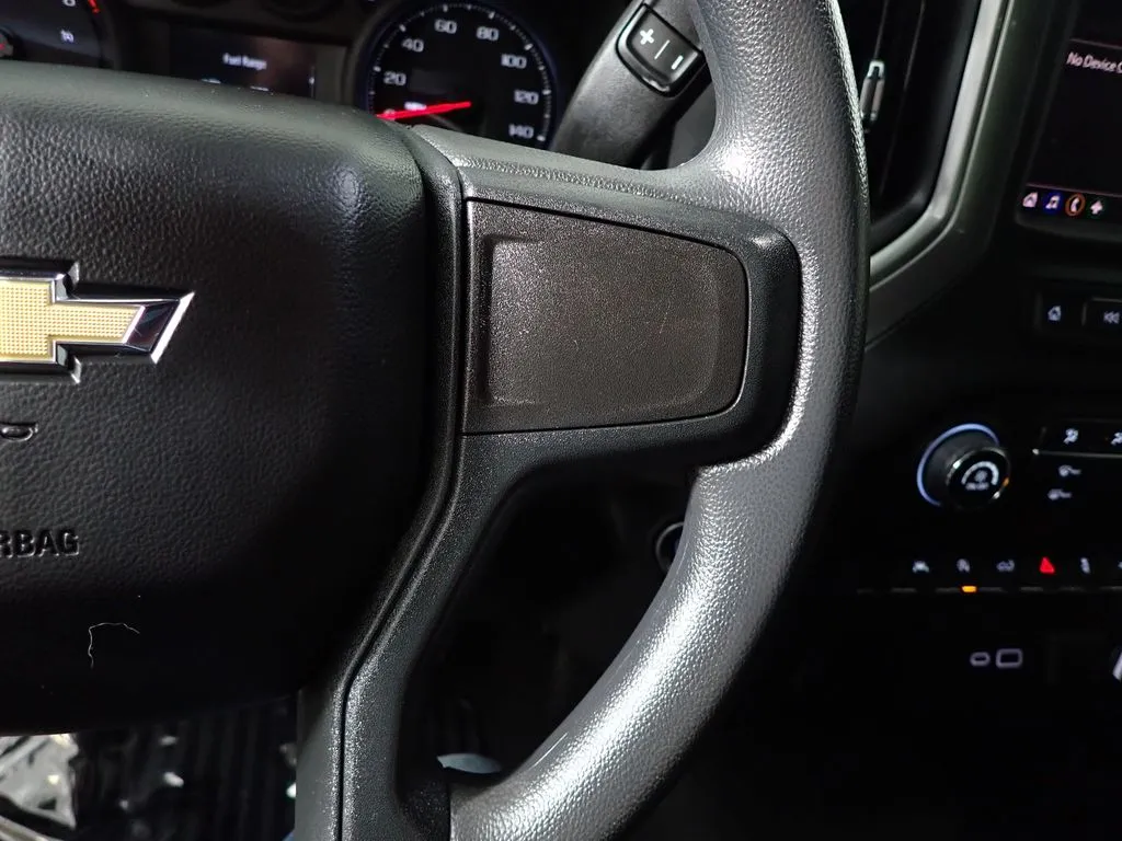 Chevrolet Silverado photo 26