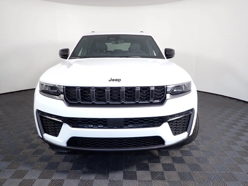 Jeep Grand Cherokee photo 8
