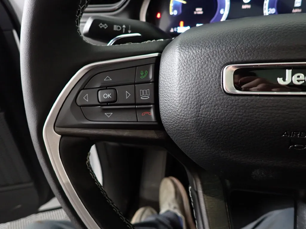 Jeep Grand Cherokee photo 27