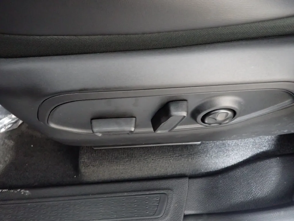 Jeep Grand Cherokee photo 23