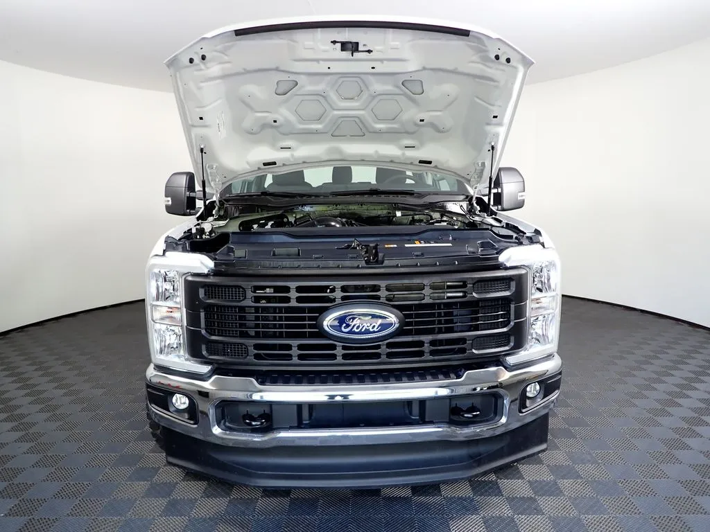 Ford F-250SD photo 30