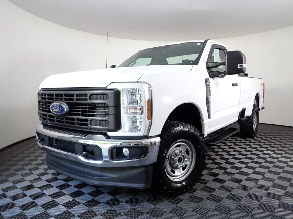 Ford F-250SD photo 2