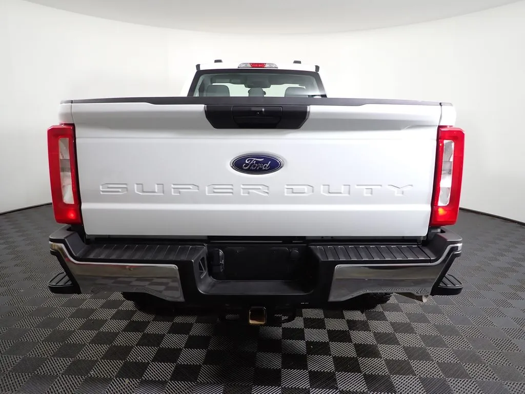 Ford F-250SD photo 13