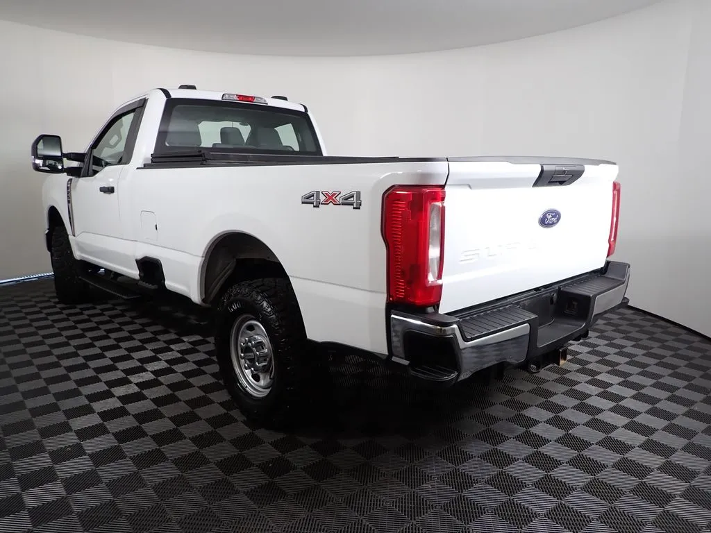 Ford F-250SD photo 12