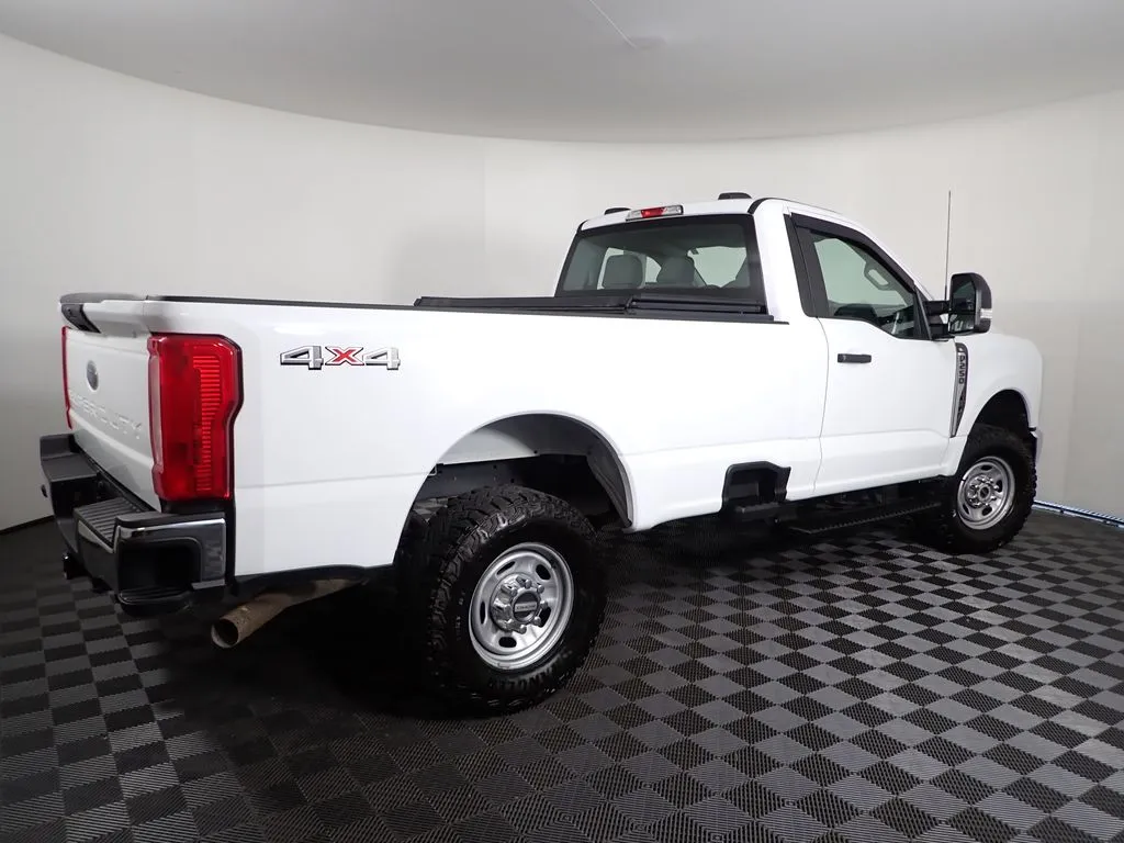 Ford F-250SD photo 17