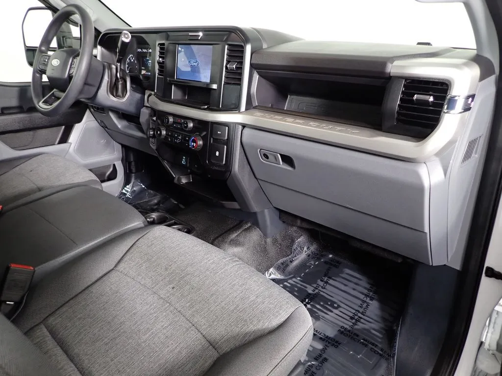Ford F-250SD photo 27