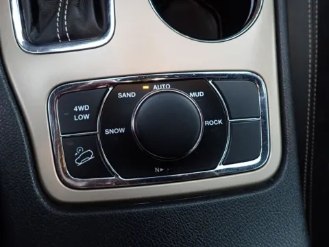 More photos of 2017 Jeep Grand Cherokee Limited at Don Wood Chrysler Dodge Jeep Ram, OH