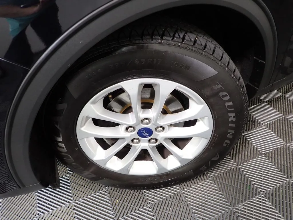 Ford Escape photo 38