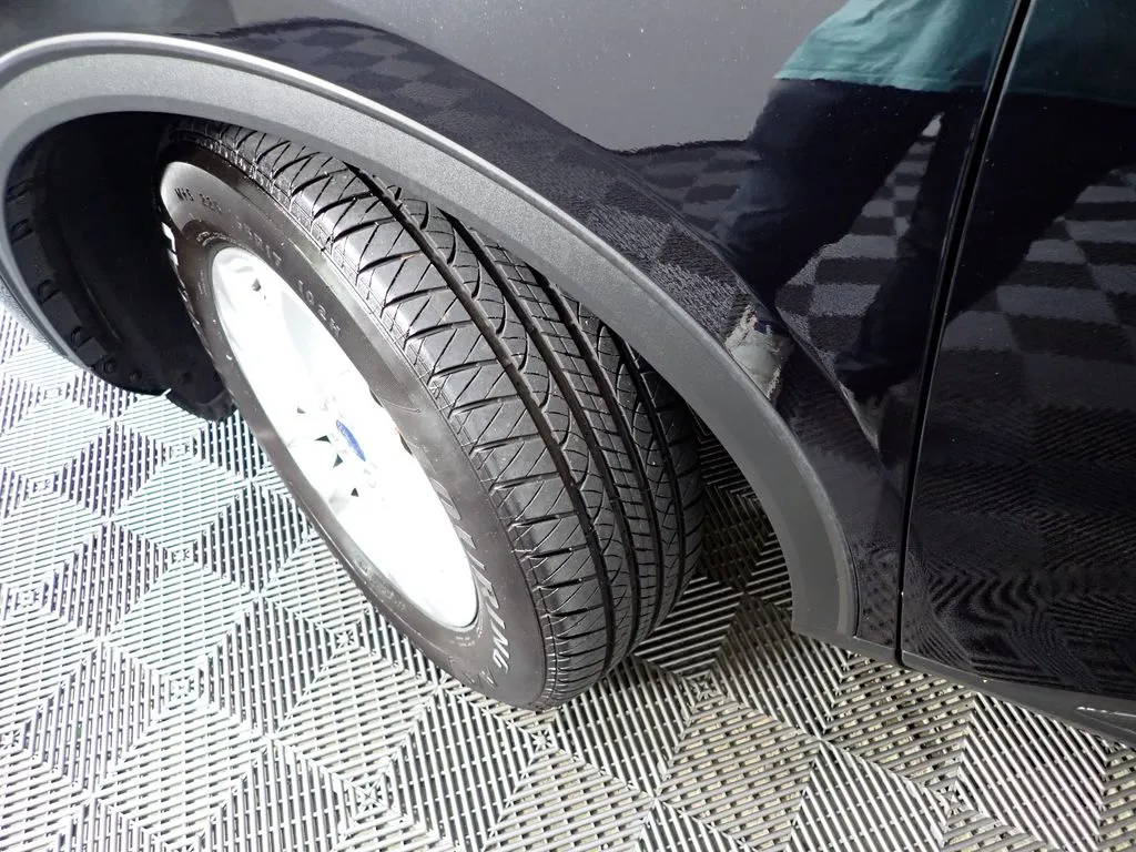 Ford Escape photo 37