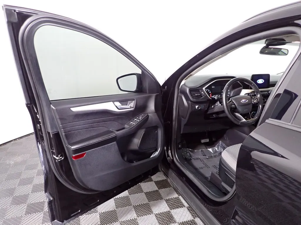 Ford Escape photo 18
