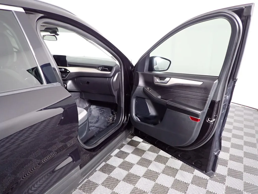Ford Escape photo 34