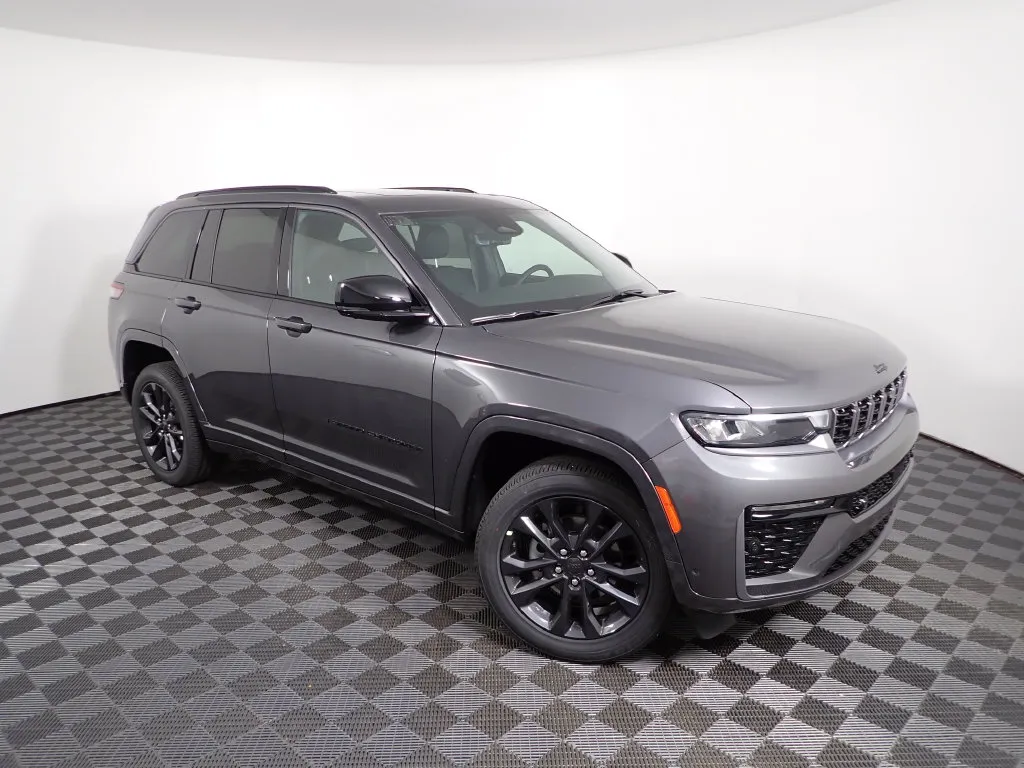 Jeep Grand Cherokee photo 8