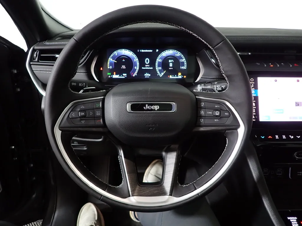 Jeep Grand Cherokee photo 27