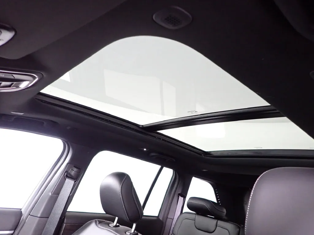 Jeep Grand Cherokee photo 7