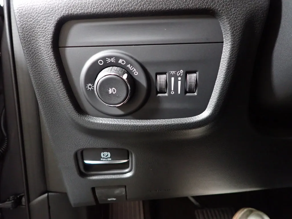 Jeep Grand Cherokee photo 25