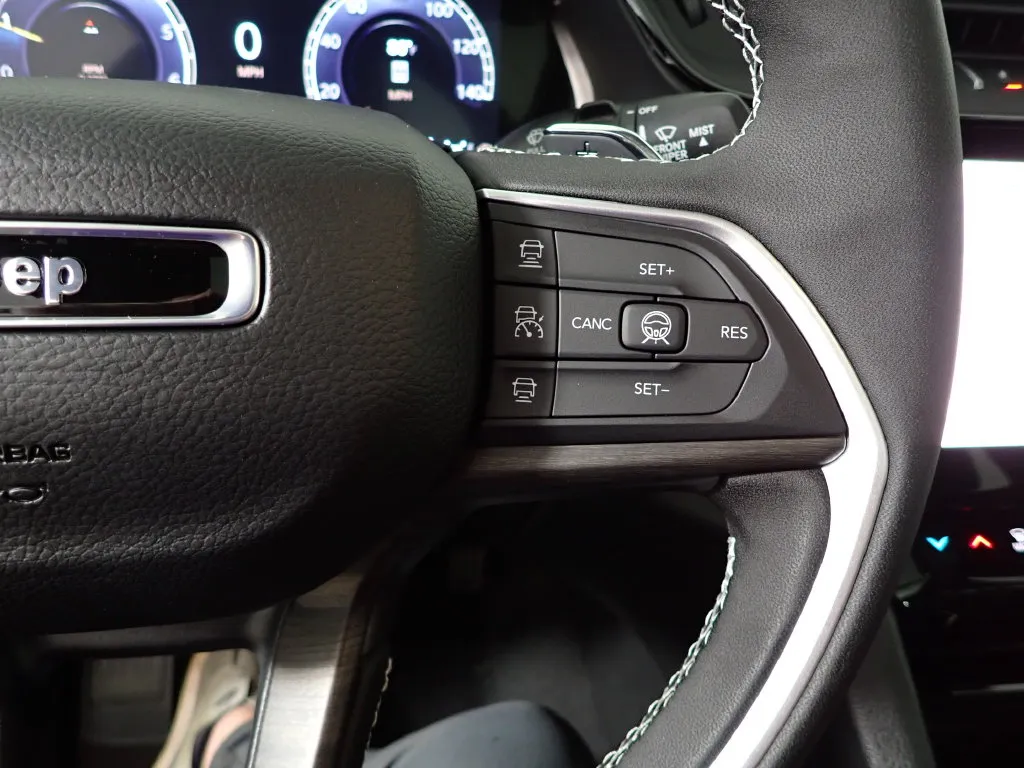 Jeep Grand Cherokee photo 28