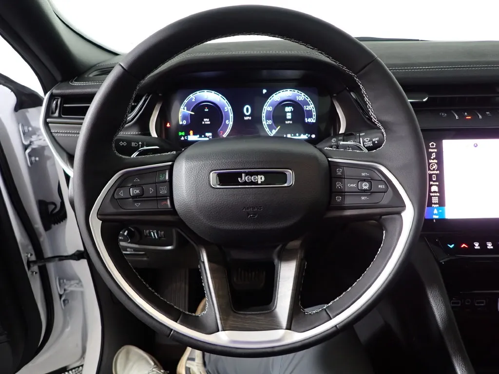 Jeep Grand Cherokee photo 26