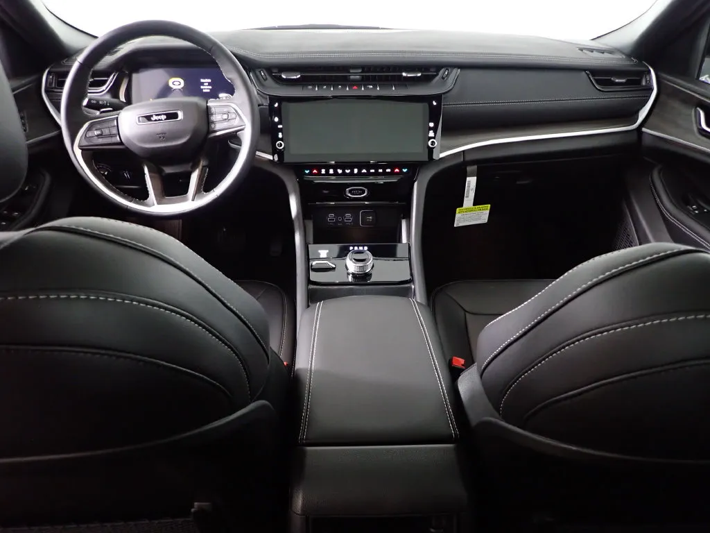 Jeep Grand Cherokee photo 31