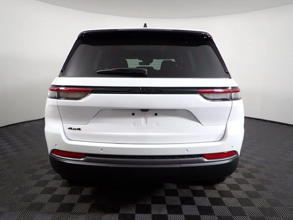 Jeep Grand Cherokee photo 13