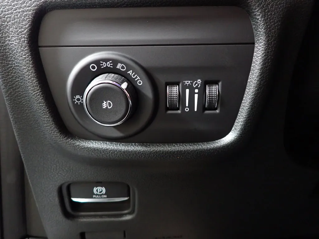 Jeep Grand Cherokee photo 24