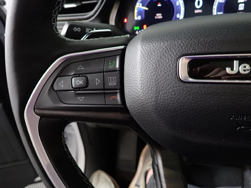 Jeep Grand Cherokee photo 27