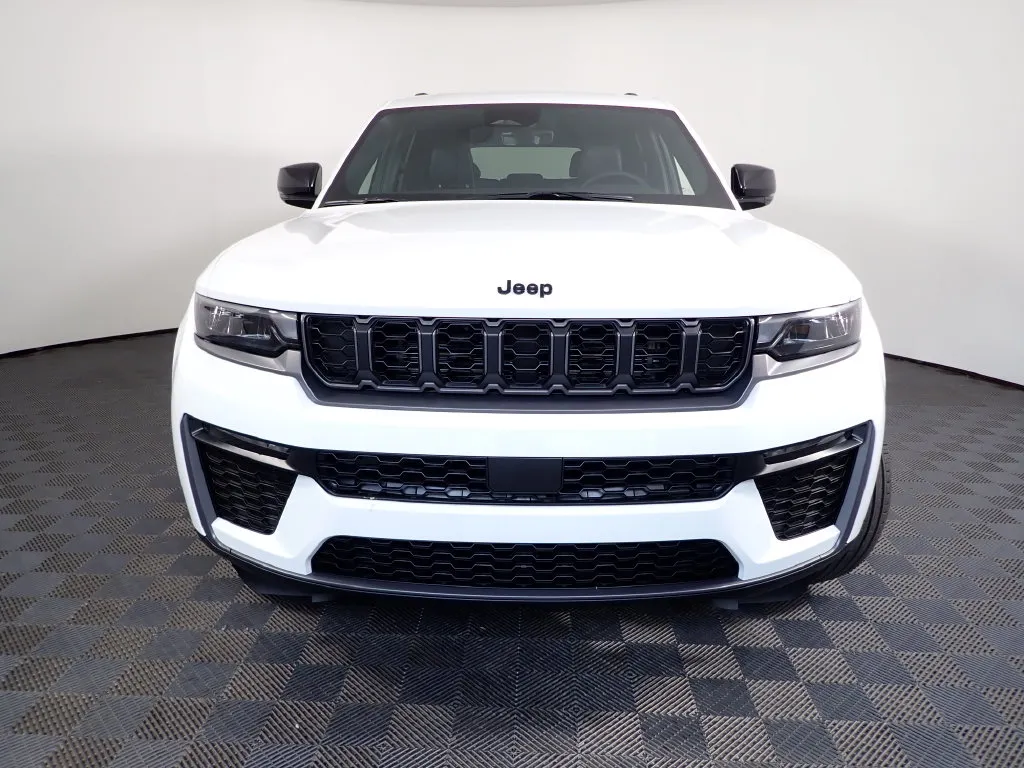 Jeep Grand Cherokee photo 8