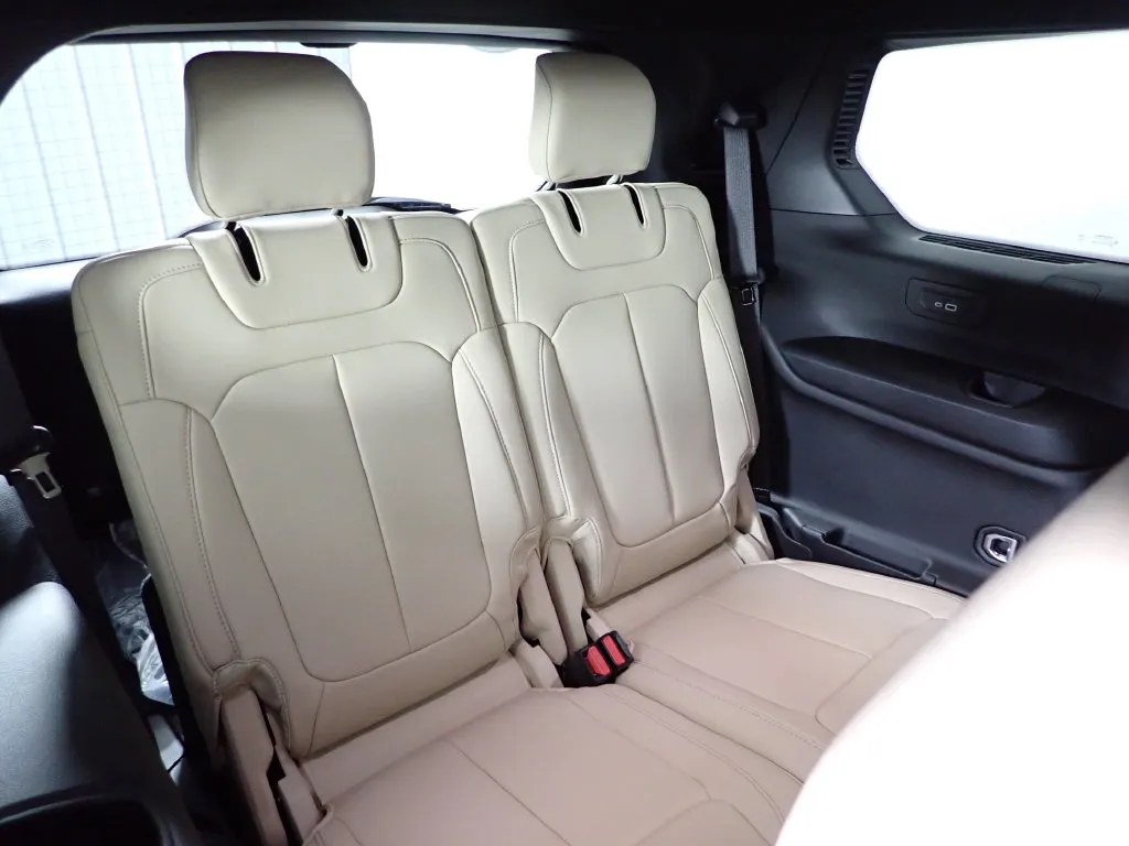 Jeep Grand Cherokee L photo 37