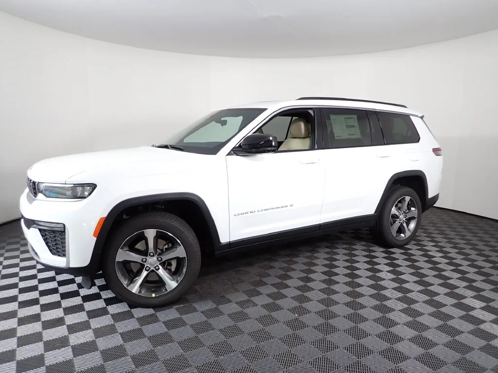 Jeep Grand Cherokee L photo 11