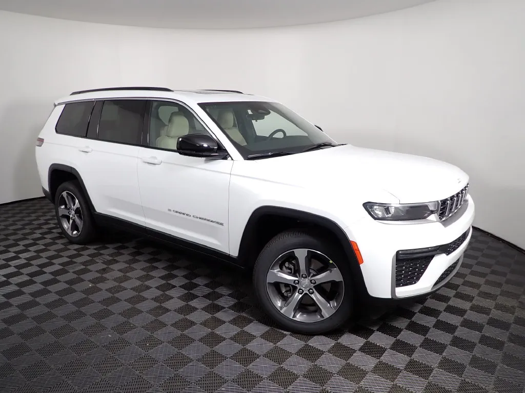 Jeep Grand Cherokee L photo 8
