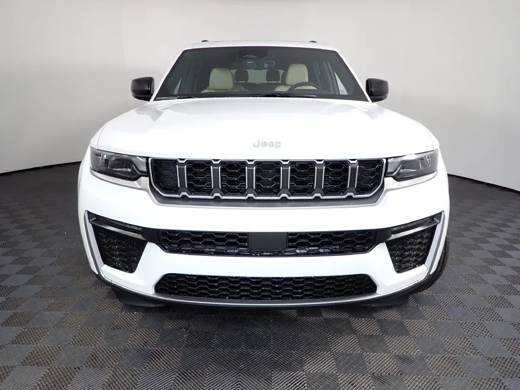 Jeep Grand Cherokee L photo 9