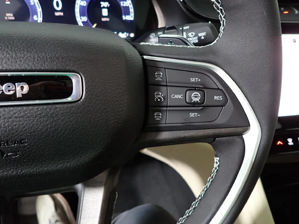 Jeep Grand Cherokee L photo 29