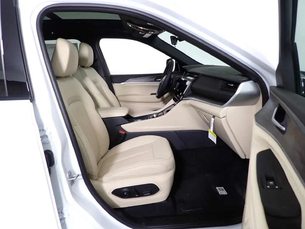 Jeep Grand Cherokee L photo 40
