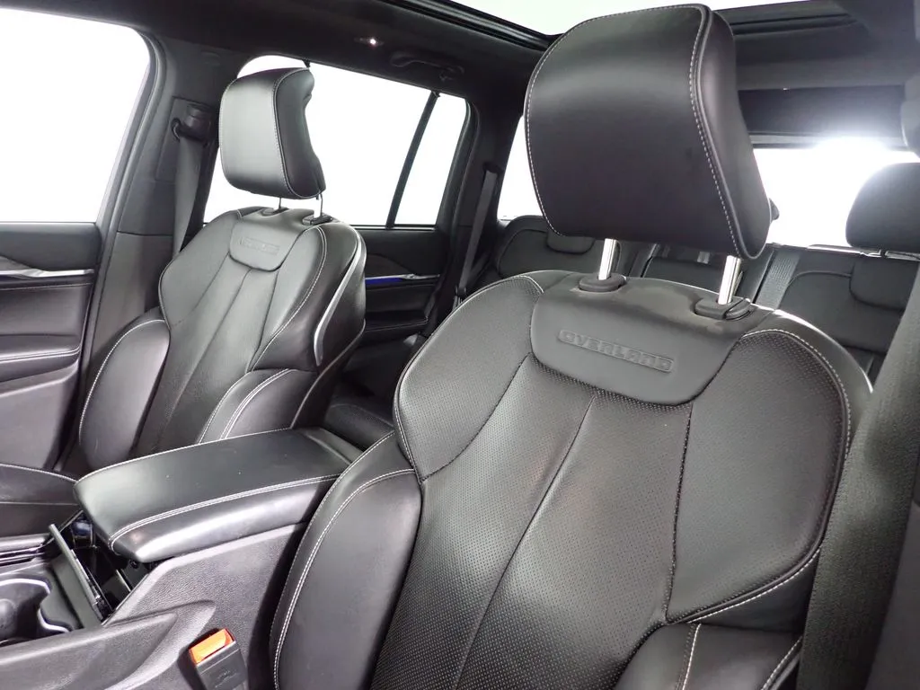 Jeep Grand Cherokee photo 26