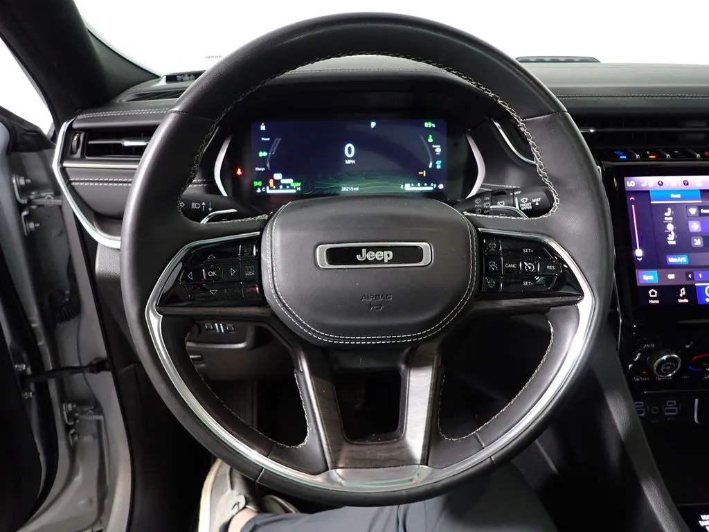 Jeep Grand Cherokee photo 30