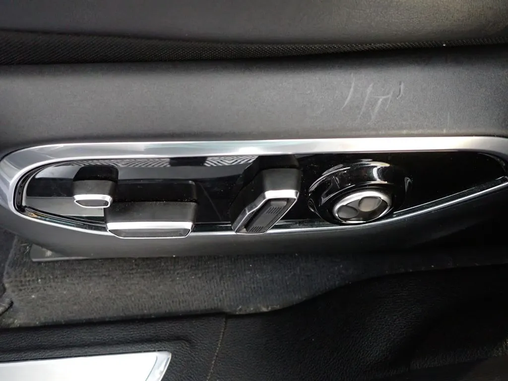 Jeep Grand Cherokee photo 27