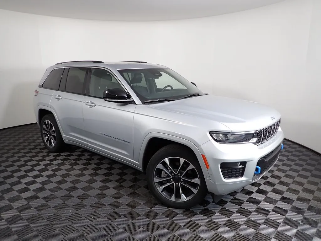 Jeep Grand Cherokee photo 9