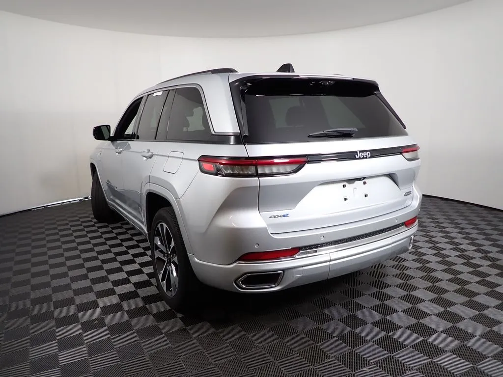 Jeep Grand Cherokee photo 13