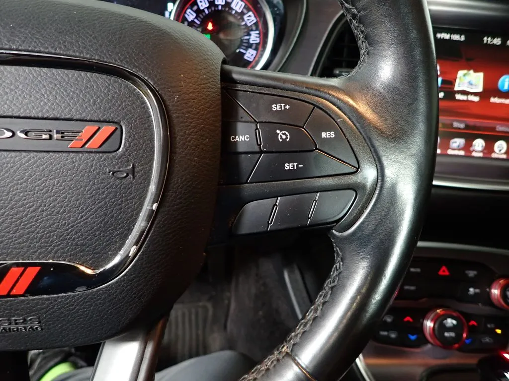 Dodge Challenger photo 28