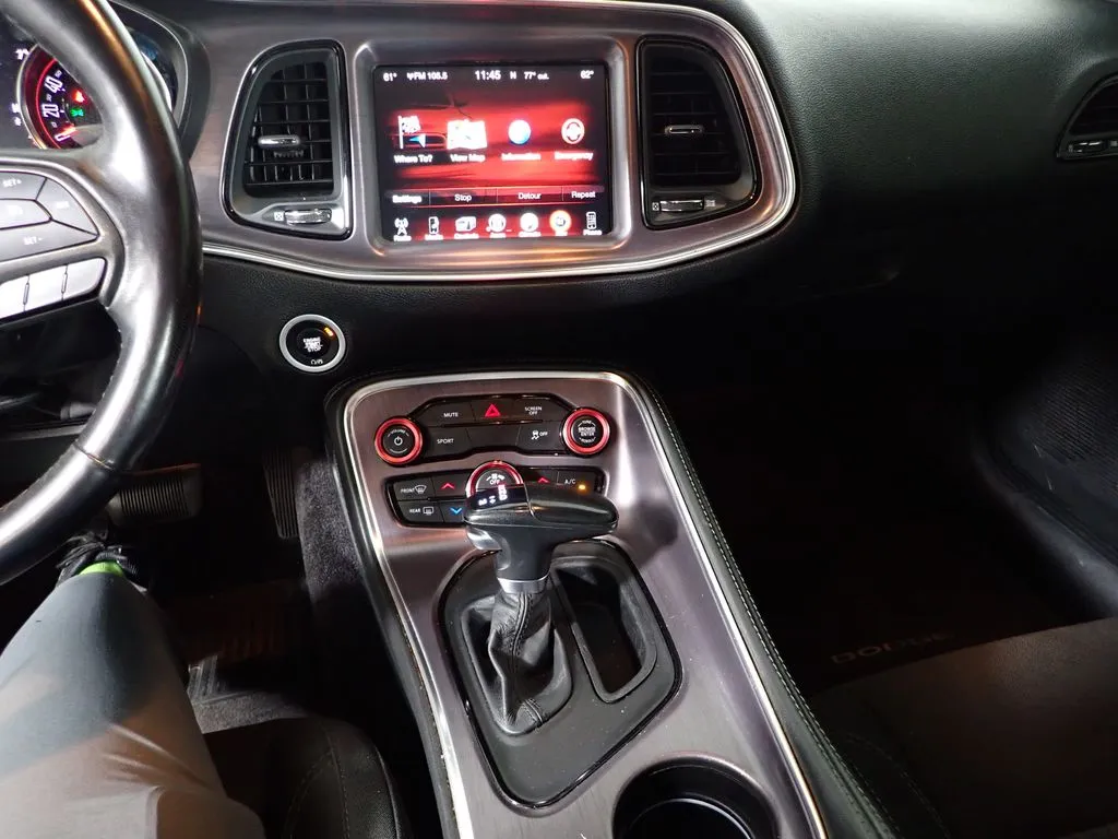 Dodge Challenger photo 29