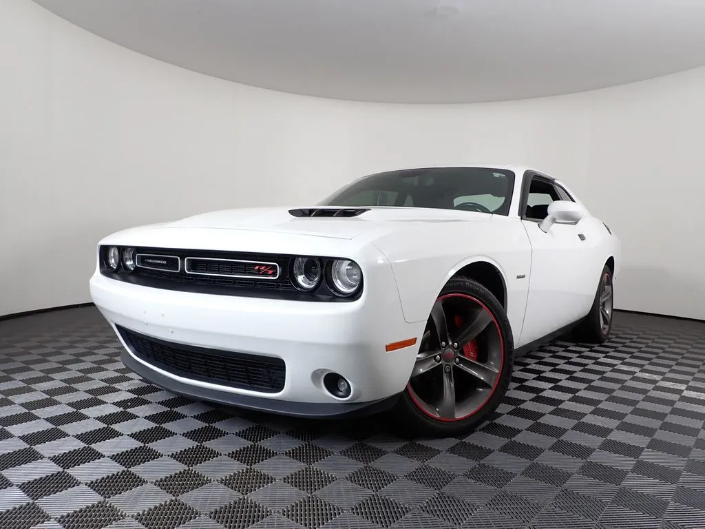 Dodge Challenger photo 10