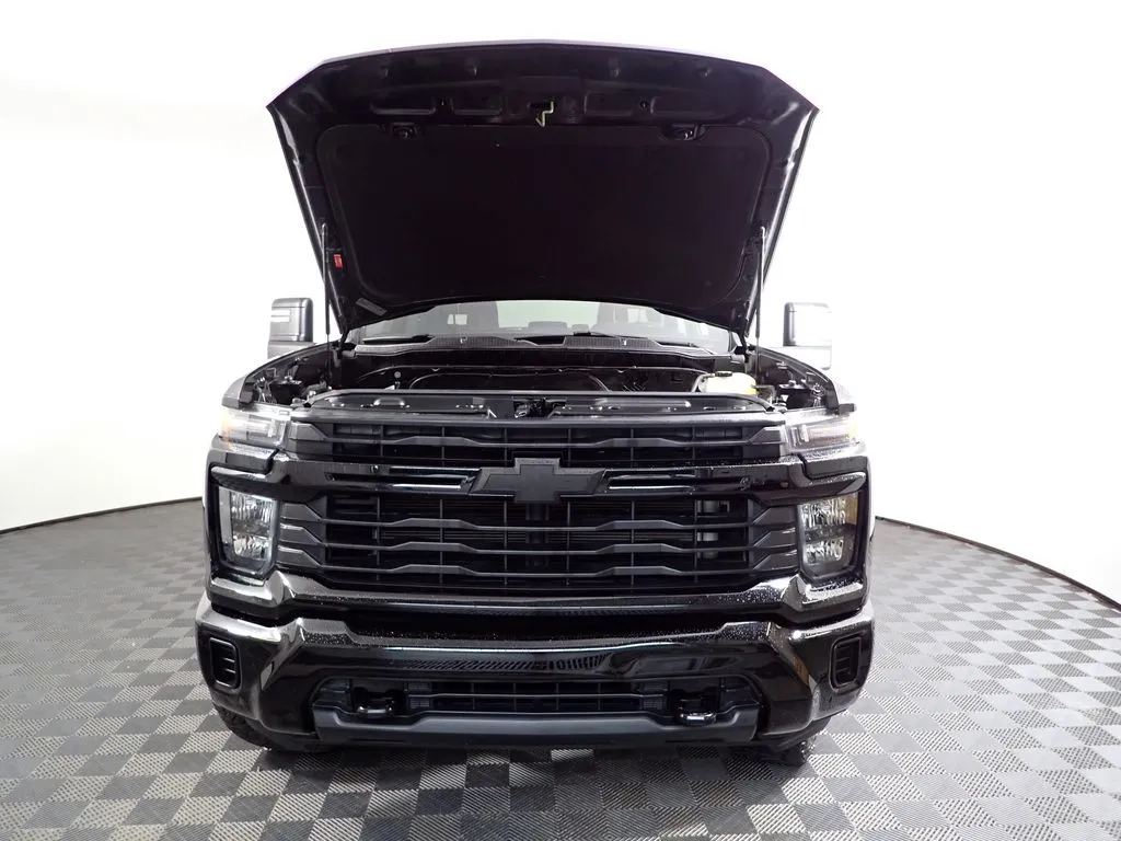 2024 Chevrolet Silverado 2500HD Custom - Photo 41