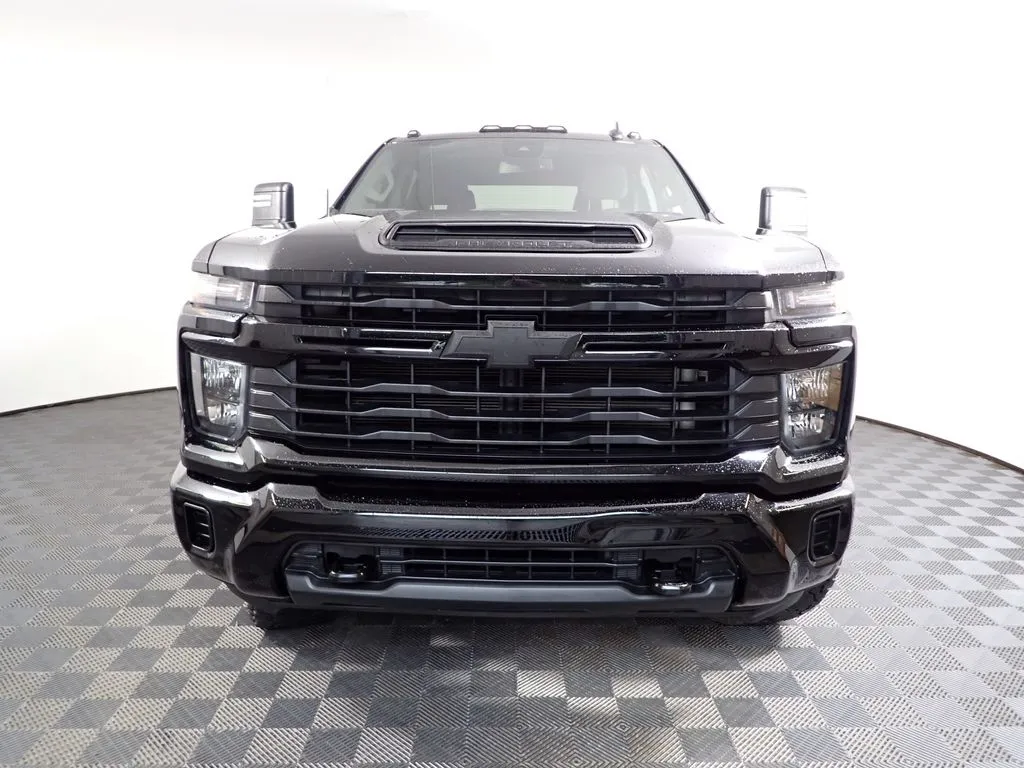 2024 Chevrolet Silverado 2500HD Custom - Photo 8