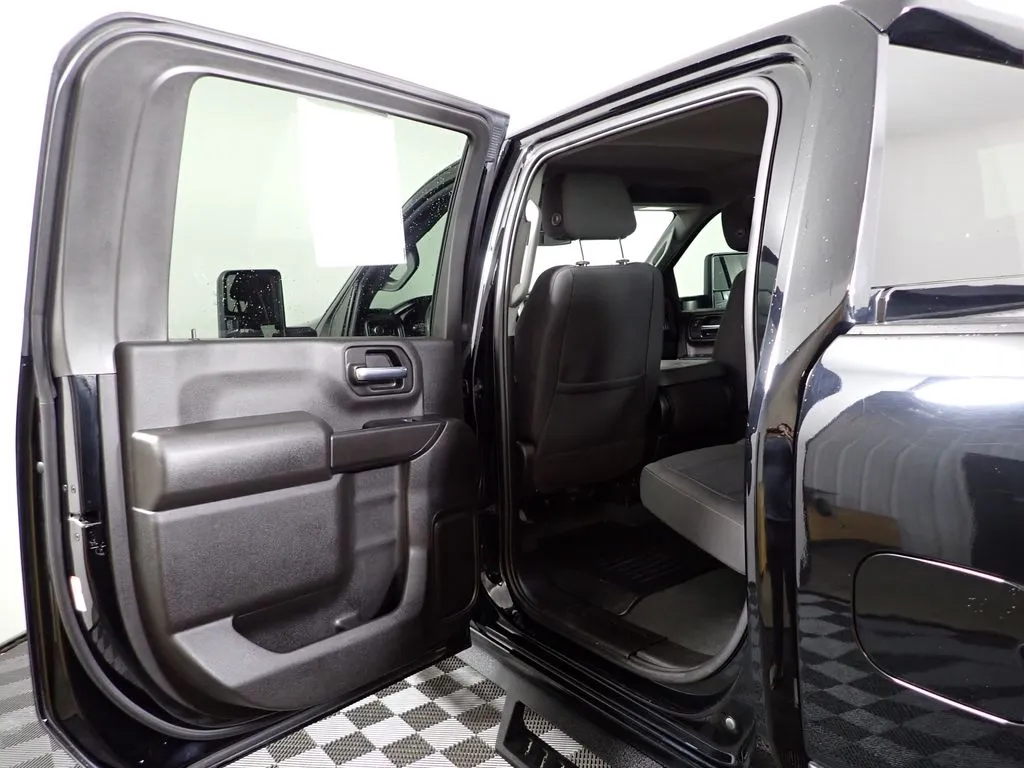 2024 Chevrolet Silverado 2500HD Custom - Photo 31