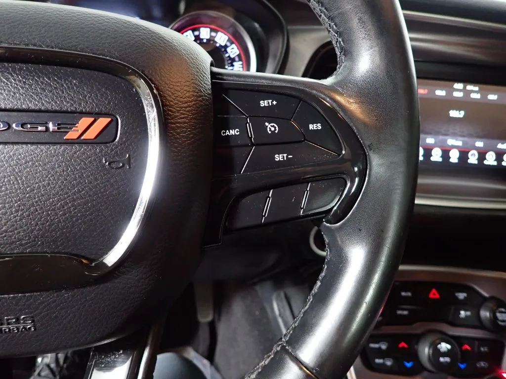Dodge Challenger photo 25