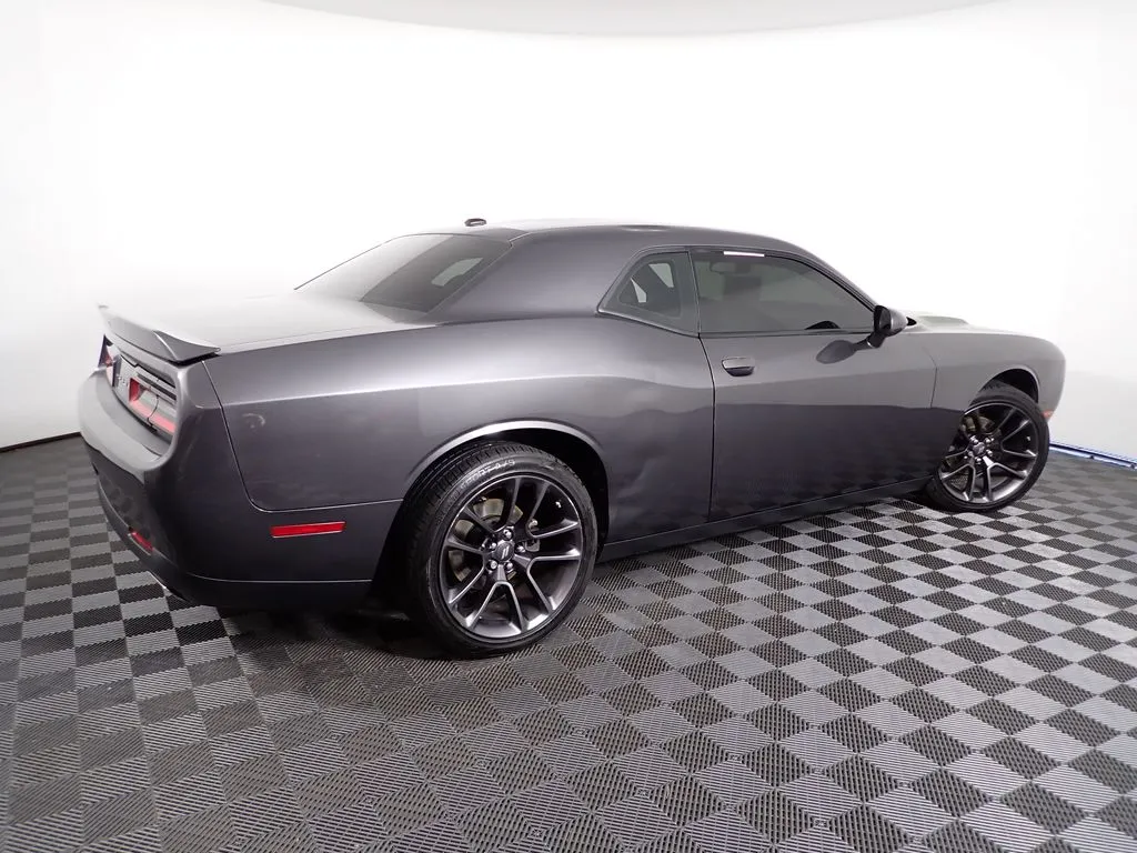 Dodge Challenger photo 15